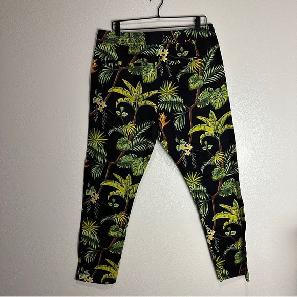 Forever 21 Leaves Pants Size XL - Picture 4 of 8